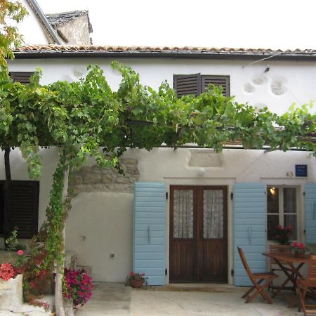 Holiday Home Trostova Kuca Pazin Quarto foto